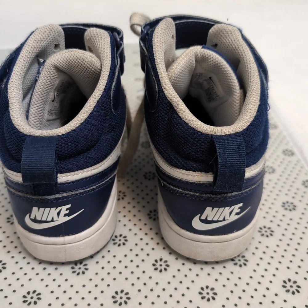 Nike boys court